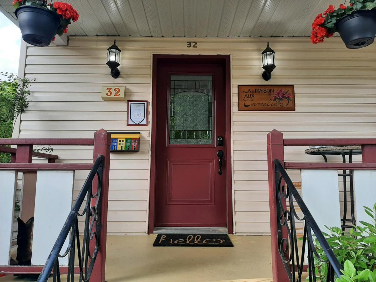 La Maison Aux Camelias Bed and Breakfast Coaticook Esterno foto